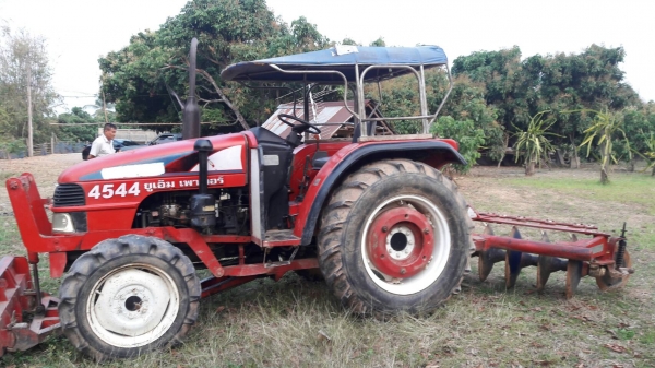 ขายรถไถ ยูเอ็นไทสัน รถสวยพร้อมใช้ อุปกรณ์ 2 ชิ้น ดันหน้า และผานพรวน