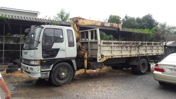 ขายรถ6ล้อ 3H ยาว7.20เมตร เครื่อง195 แรงปี38 เครน4.5ตัน รถสวยสภาพดี พร้อมใช้งาน เอกสารพร้อมโอน สนใจโทร 090-8588220คุณนะ 093-3258446คุณบิว หรือเข้าดูสินค้าอื่นๆได้ที่ www.truck.in.th/498 หรือเพจFacebook ณรงค์ ซื้อขายรถมือสอง (เว็บไซต์ส่วนตัว) หรือFacebook ค