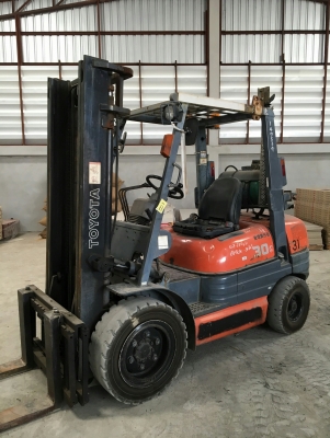 โฟคลิฟท์ TOYOTA 02-6FG 30 (3 ตัน) เสาสูง 3.50 เมตร เครื่องยนต์ 4 สูบ (เบนซิล-แก๊ส)