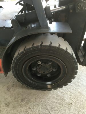 โฟคลิฟท์ TOYOTA 02-6FG 30 (3 ตัน) เสาสูง 3.50 เมตร เครื่องยนต์ 4 สูบ (เบนซิล-แก๊ส)