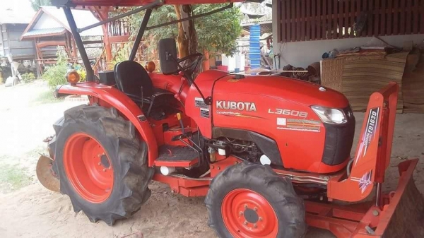 ขายรถไถ KUBOTA L3608 อุปกรณ์ ดันหน้า ผานหลัง ใช้งานน้อย ปี53 เอกสารพร้อมโอน สนใจโทร 090-8588220คุณนะ 093-3258446คุณบิว หรือเข้าดูสินค้าอื่นๆได้ที่ www.truck.in.th/498 หรือเพจFacebook ณรงค์ ซื้อขายรถมือสอง (เว็บไซต์ส่วนตัว) หรือFacebook คุณนะ รถบรรทุก
