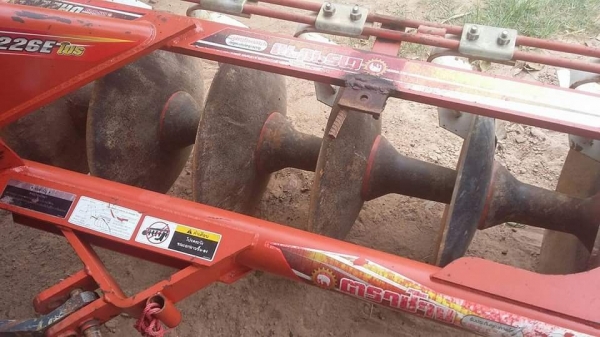 ขายรถไถ KUBOTA L3608 อุปกรณ์ ดันหน้า ผานหลัง ใช้งานน้อย ปี53 เอกสารพร้อมโอน สนใจโทร 090-8588220คุณนะ 093-3258446คุณบิว หรือเข้าดูสินค้าอื่นๆได้ที่ www.truck.in.th/498 หรือเพจFacebook ณรงค์ ซื้อขายรถมือสอง (เว็บไซต์ส่วนตัว) หรือFacebook คุณนะ รถบรรทุก