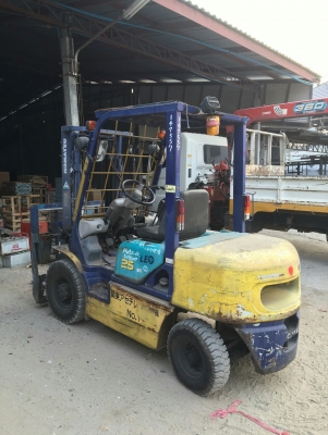 โฟคลิฟท์  KOMATSU FG25C-12 (2.5 ตัน) สภาพมือสองนำเข้ายังไม่ผ่านการใช้งานในบ้านเรา เสาสูง 3 เมตร