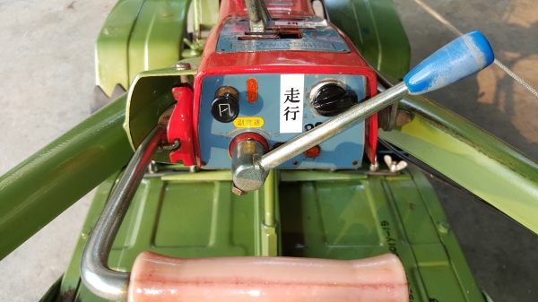 รถพรวนดิน 7 แรง 4 จังหวะ รหัสสินค้า Y - 15 รถพรวนดิน 7 แรง 4 จังหวะ รหัสสินค้า Y - 15