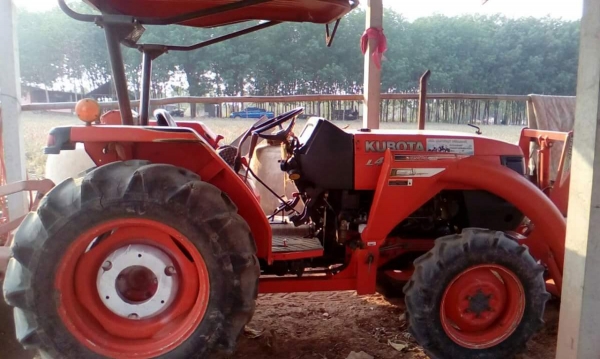 ขายรถไถ KUBOTA L4508DI ใช้งาน2พันชั่วโมง รถสวยสภาพพร้อมใช้งาน เอกสารพร้อมโอน สนใจโทร 090-8588220คุณนะ 093-3258446คุณบิว หรือเข้าดูสินค้าอื่นๆได้ที่ www.truck.in.th/498 หรือเพจFacebook ณรงค์ ซื้อขายรถมือสอง (เว็บไซต์ส่วนตัว) หรือFacebook คุณนะ รถบรรทุก