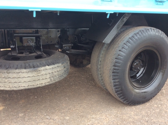 ISUZU NKR (6ล้อ ช่วงสั้น 3.2 ม.) รถห้างแท้ เกียร์สั้น รถเดิมๆ เครื่องดี ครัทซีสวย ขาย 280,000 บาท ศุภากร 081-1903107, 081-4252943