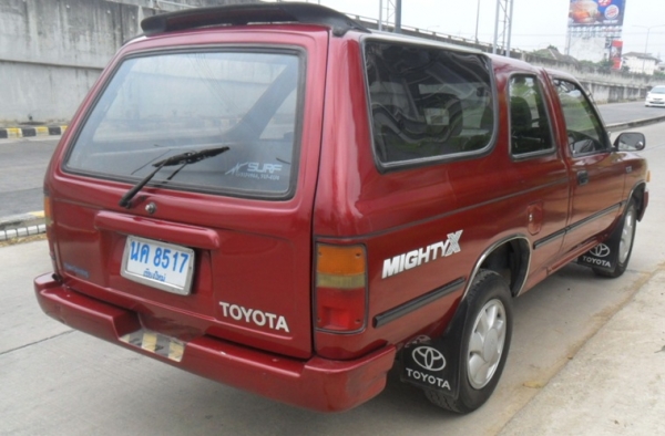 TOYOTA  ไมตี้แวนช่วงสั้น LN80 ดีเซล