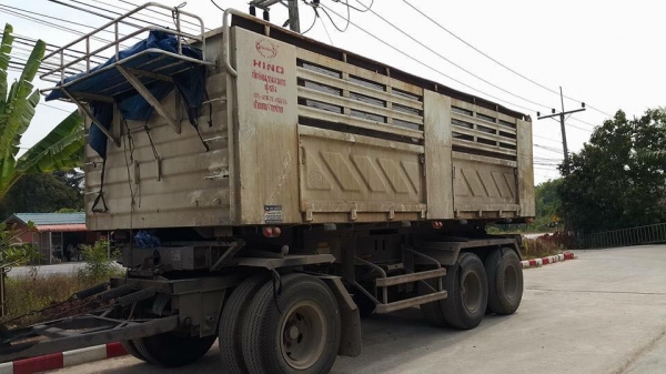 ขายรถบรรทุกพ่วง 22 ล้อ HINO เครื่อง 344 แรง ปี 55 กระบะดัมพฺสามมิตร ลูก 3 เพลา ทะเบียนพร้อม ขายรถบรรทุกพ่วง 22 ล้อ HINO เครื่อง 344 แรง ปี 55 กระบะดัมพฺสามมิตร ลูก 3 เพลา ทะเบียนพร้อม