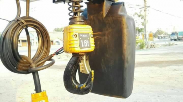 **** Sold **** รอกโซ่ DEMAG Made in Germany 1.6 t. ไฟ 380V สภาพสวยอุปกรณ์ครบมาเทสก่อนได้!!