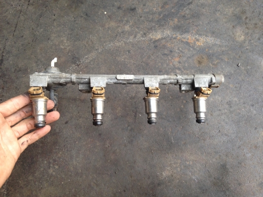 ขายรางหัวฉีด  toyota 4a-fe  ขาย 1200