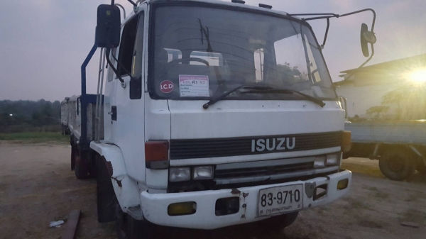 6ล้อJCMว่างหัวร๊อกเครื่อง6BB1 พวงมาลัยเพาเวอร์ เครื่องดีเบครดี ทะเบียน ม.79 เอกสารครบราคาต่อลอ