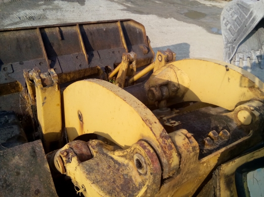 รถตักล้อยาง  CAT  960 C  พร้อมใช้งาน  เอกสารซื้อขายตามกฎหมาย