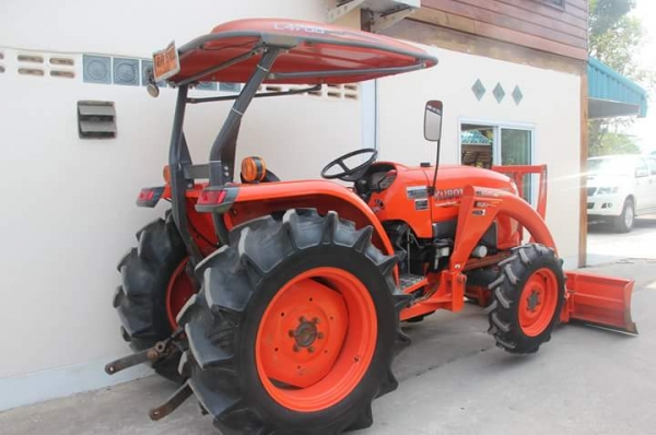 คูโบต้า L4708 4 WD พร้อมใบมีดตราช้าง ทำงาน 671 ชั่วโมง ปี 2556 สีเดิมๆโรงงาน