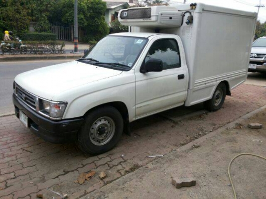TOYOTA  รถตู้เย็น ปี 2001 พร้อมใช้ วิ่งน้อย เดิมๆ