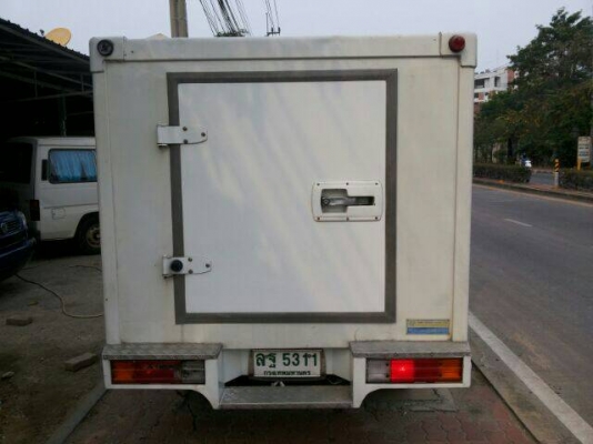 TOYOTA รถตู้เย็น ปี 2001 พร้อมใช้ วิ่งน้อย เดิมๆ TOYOTA รถตู้เย็น ปี 2001 พร้อมใช้ วิ่งน้อย เดิมๆ