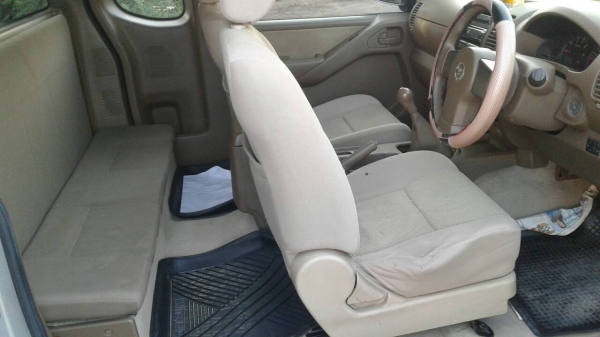 พ่อค้าตัดราคาได้ครับ ขายรถกระบะ ยี่ห้อ Nisan navara ปี 53 แค็ปเปิดได้ 7 เกียร์