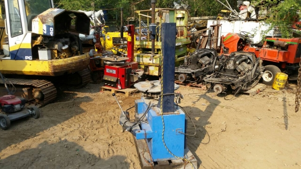 อีกตัวครับ กับสภาพสวยๆ เครื่องถอดยาง เปลี่ยนยาง HOFMANN H 120 เก่าญี่ปุ่น