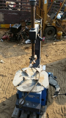 อีกตัวครับ กับสภาพสวยๆ เครื่องถอดยาง เปลี่ยนยาง HOFMANN H 120 เก่าญี่ปุ่น