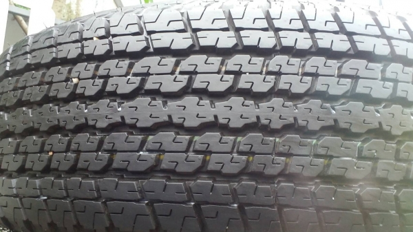 ยาง 265 70 16 bridgestone ปลายปี 15 ชุดล่ะ 14000