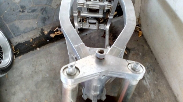 โครง slingshot พร้อมอัพไซ 53mm สภาพดี ชุดล้อ 17 ดิสคู่ สวิงอามสวยๆ ไม่มีเอกสาร โครง slingshot พร้อมอัพไซ 53mm สภาพดี ชุดล้อ 17 ดิสคู่ สวิงอามสวยๆ ไม่มีเอกสาร