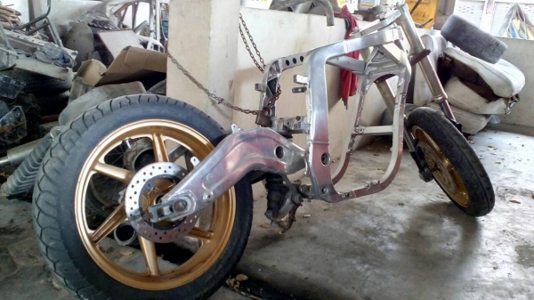 โครง slingshot พร้อมอัพไซ 53mm สภาพดี ชุดล้อ 17 ดิสคู่ สวิงอามสวยๆ ไม่มีเอกสาร โครง slingshot พร้อมอัพไซ 53mm สภาพดี ชุดล้อ 17 ดิสคู่ สวิงอามสวยๆ ไม่มีเอกสาร