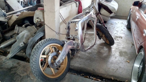 โครง slingshot พร้อมอัพไซ 53mm สภาพดี ชุดล้อ 17 ดิสคู่ สวิงอามสวยๆ ไม่มีเอกสาร โครง slingshot พร้อมอัพไซ 53mm สภาพดี ชุดล้อ 17 ดิสคู่ สวิงอามสวยๆ ไม่มีเอกสาร