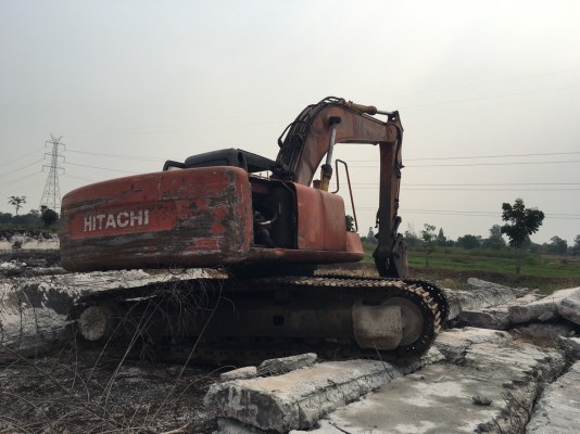 ขายอะใหล่ด่วน HITACHI EX200-2LC ขายอะใหล่นะครับ เข้ามารองรถได้ครับ
