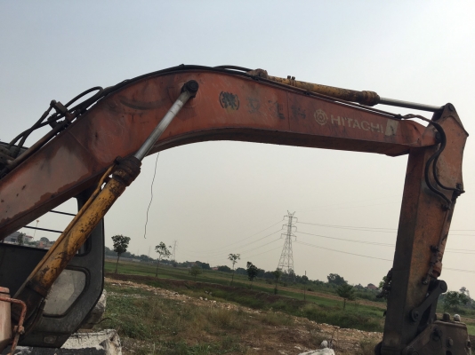 ขายอะใหล่ด่วน HITACHI EX200-2LC ขายอะใหล่นะครับ เข้ามารองรถได้ครับ