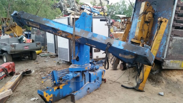 ขาย - เครนติดหลังรถบรรทุก TADANO 300 SUPER ขนาด 3 ตัน 3 ปลอก เก่านอก