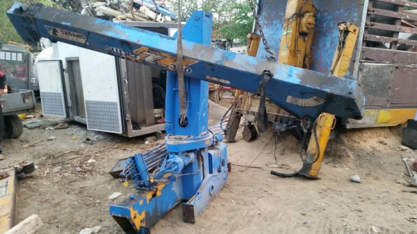 ขาย - เครนติดหลังรถบรรทุก TADANO 300 SUPER ขนาด 3 ตัน 3 ปลอก เก่านอก