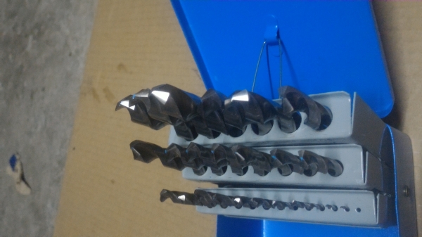 ชุดดอกสว่านเจาะโลหะ ยี่ห้อ TIGER จาก 1.0 - 13 มม.  ของใหม่ ความโตขึ้นที่ละ 0.5 มม