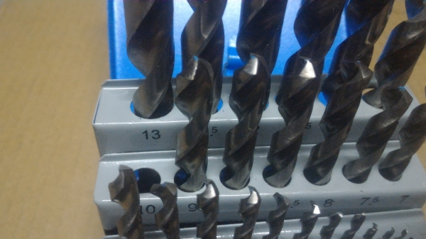 ชุดดอกสว่านเจาะโลหะ ยี่ห้อ TIGER จาก 1.0 - 13 มม.  ของใหม่ ความโตขึ้นที่ละ 0.5 มม