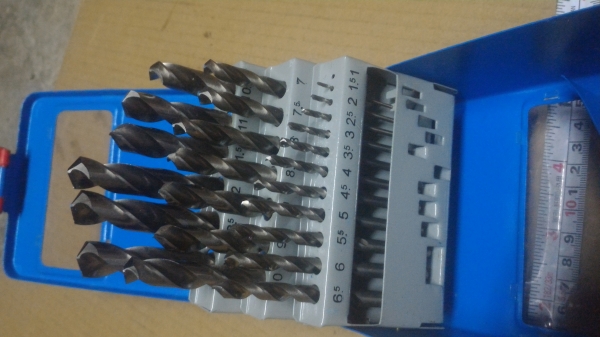 ชุดดอกสว่านเจาะโลหะ ยี่ห้อ TIGER จาก 1.0 - 13 มม.  ของใหม่ ความโตขึ้นที่ละ 0.5 มม