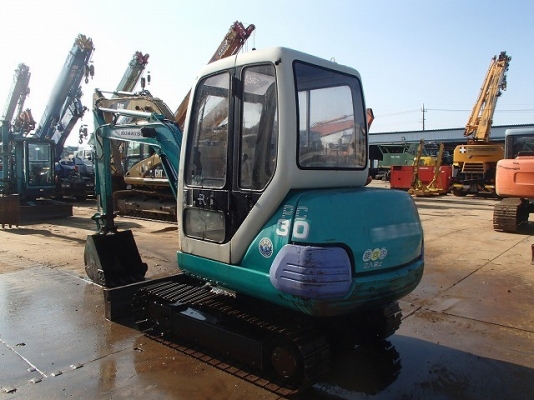 KOMATSU PC30-7 เก๋ง ญี่ปุ่นแท้ ถึงไทยแล้ว สวย พร้อมใช้ โทร.090-986-2521 อ๊อบ