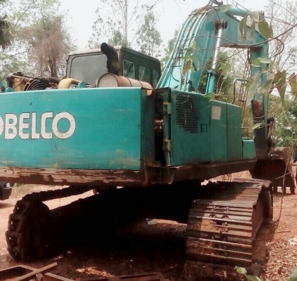 KOBELCO MARK // SK 200 ซีเรียล YN-4390 รถบอดี้สวย เครื่องยนต์เดิมๆปั๊ม K3V ภายในเก๋งสภาพดี มีระบบแอร์ครบพร้อม ช่วงล่างชุดโซ่โรลเลอร์และใบแทรกใช้งานไม่ได้หนึ่งข้างแต่อุปกรณ์ยังเหลือใก้ครบพร้ิมครับ เฟรมมีผุบ้างทั้งสองข้างนะครับยังสามารถใช้งานได้ครับ เครื่อง