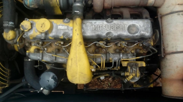 KOBELCO MARK // SK 200 ซีเรียล YN-4390 รถบอดี้สวย เครื่องยนต์เดิมๆปั๊ม K3V ภายในเก๋งสภาพดี มีระบบแอร์ครบพร้อม ช่วงล่างชุดโซ่โรลเลอร์และใบแทรกใช้งานไม่ได้หนึ่งข้างแต่อุปกรณ์ยังเหลือใก้ครบพร้ิมครับ เฟรมมีผุบ้างทั้งสองข้างนะครับยังสามารถใช้งานได้ครับ เครื่อง