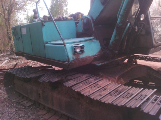 KOBELCO MARK // SK 200 ซีเรียล YN-4390 รถบอดี้สวย เครื่องยนต์เดิมๆปั๊ม K3V ภายในเก๋งสภาพดี มีระบบแอร์ครบพร้อม ช่วงล่างชุดโซ่โรลเลอร์และใบแทรกใช้งานไม่ได้หนึ่งข้างแต่อุปกรณ์ยังเหลือใก้ครบพร้ิมครับ เฟรมมีผุบ้างทั้งสองข้างนะครับยังสามารถใช้งานได้ครับ เครื่อง