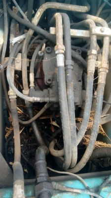 KOBELCO MARK // SK 200 ซีเรียล YN-4390 รถบอดี้สวย เครื่องยนต์เดิมๆปั๊ม K3V ภายในเก๋งสภาพดี มีระบบแอร์ครบพร้อม ช่วงล่างชุดโซ่โรลเลอร์และใบแทรกใช้งานไม่ได้หนึ่งข้างแต่อุปกรณ์ยังเหลือใก้ครบพร้ิมครับ เฟรมมีผุบ้างทั้งสองข้างนะครับยังสามารถใช้งานได้ครับ เครื่อง