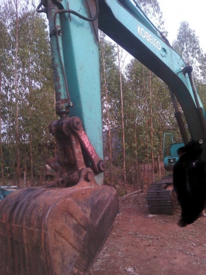 KOBELCO MARK // SK 200 ซีเรียล YN-4390 รถบอดี้สวย เครื่องยนต์เดิมๆปั๊ม K3V ภายในเก๋งสภาพดี มีระบบแอร์ครบพร้อม ช่วงล่างชุดโซ่โรลเลอร์และใบแทรกใช้งานไม่ได้หนึ่งข้างแต่อุปกรณ์ยังเหลือใก้ครบพร้ิมครับ เฟรมมีผุบ้างทั้งสองข้างนะครับยังสามารถใช้งานได้ครับ เครื่อง