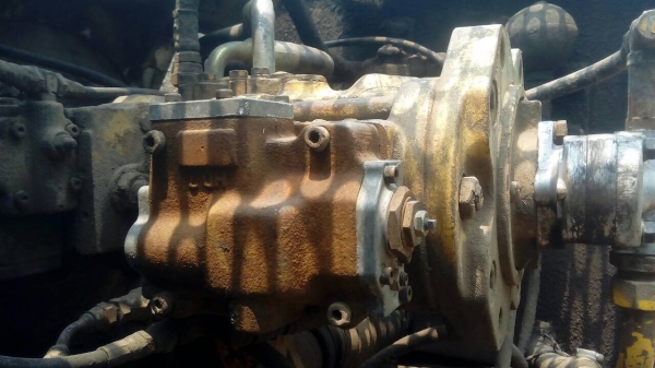 KOBELCO MARK // SK 200 ซีเรียล YN-4390 รถบอดี้สวย เครื่องยนต์เดิมๆปั๊ม K3V ภายในเก๋งสภาพดี มีระบบแอร์ครบพร้อม ช่วงล่างชุดโซ่โรลเลอร์และใบแทรกใช้งานไม่ได้หนึ่งข้างแต่อุปกรณ์ยังเหลือใก้ครบพร้ิมครับ เฟรมมีผุบ้างทั้งสองข้างนะครับยังสามารถใช้งานได้ครับ เครื่อง