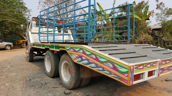 ขายรถ10ล้อ2เพลา ท้ายลาดหางเหล็กHดรีม แชชซีใหญ่ จัมโบ้200 สโลว์อินเตอร์ 4สปีด สภาพพร้อมใช้งาน จัดไฟแนนซ์ได้300,000-350,000