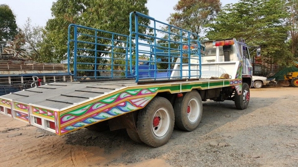 ขายรถ10ล้อ2เพลา ท้ายลาดหางเหล็กHดรีม แชชซีใหญ่ จัมโบ้200 สโลว์อินเตอร์ 4สปีด สภาพพร้อมใช้งาน จัดไฟแนนซ์ได้300,000-350,000