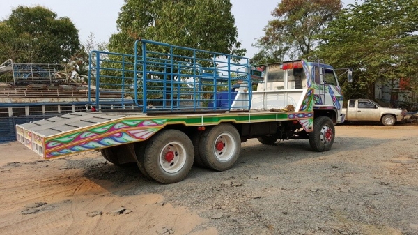 ขายรถ10ล้อ2เพลา ท้ายลาดหางเหล็กHดรีม แชชซีใหญ่ จัมโบ้200 สโลว์อินเตอร์ 4สปีด สภาพพร้อมใช้งาน จัดไฟแนนซ์ได้300,000-350,000