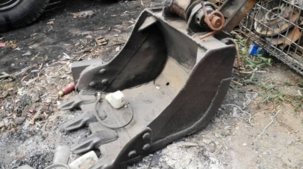 ขายรถขุดมือสอง โกเบลโก้sk042 ปั๊มนิ้ว เก่านอก ช่วงล่างดี พร้อมใช้งาน เครื่องดี