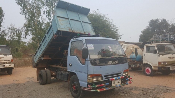 ขาย6ล้อดัมพ์ อีซูซุ NPR120 ฝาขาวดัมพ์ Fหลัง แชชซีสวยเครื่องเดิมแน่น ปี40 กระบะวิ่งดิน5คิว สภาพดีพร้อมวิ่งงาน