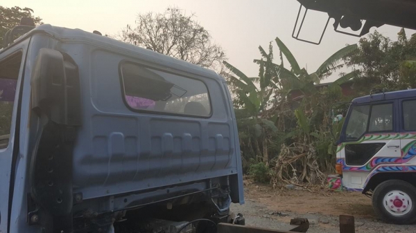 ขาย6ล้อดัมพ์ อีซูซุ NPR120 ฝาขาวดัมพ์ Fหลัง แชชซีสวยเครื่องเดิมแน่น ปี40 กระบะวิ่งดิน5คิว สภาพดีพร้อมวิ่งงาน