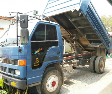 หกล้อ อีซูชุ NPR115ดั้ม5คิว สภาพดีสวยพร้อมใช้ เล่มทะเบียนพร้อมโอน