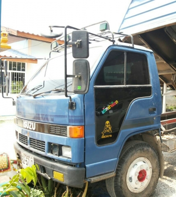 หกล้อ อีซูชุ NPR115ดั้ม5คิว สภาพดีสวยพร้อมใช้ เล่มทะเบียนพร้อมโอน หกล้อ อีซูชุ NPR115ดั้ม5คิว สภาพดีสวยพร้อมใช้ เล่มทะเบียนพร้อมโอน