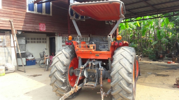 ขายรถไถ KUBOTA M 5000 สภาพดีเดิมๆพร้อมใช้งาน อุปกรณ์ครบ 2 ชิ้นมีพร้อมดันหน้า ผานพรวน