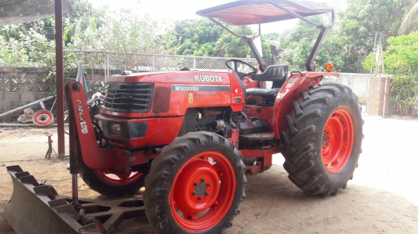 ขายรถไถ KUBOTA M 5000 สภาพดีเดิมๆพร้อมใช้งาน อุปกรณ์ครบ 2 ชิ้นมีพร้อมดันหน้า ผานพรวน